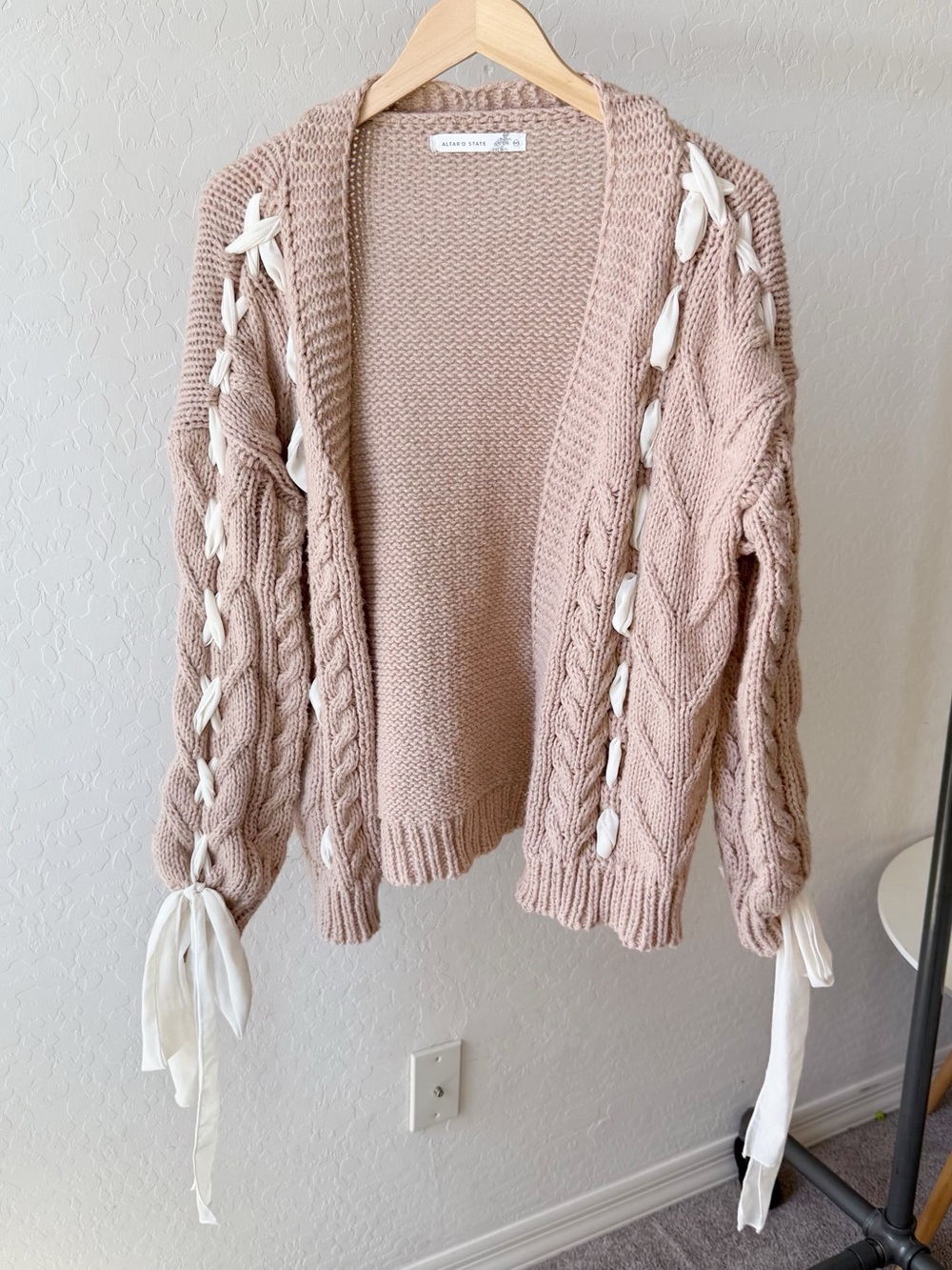 Altar'd State Callia Ribbon Chunky Cable Knit Cardigan in Taupe and Ivory - Picture 4 of 9